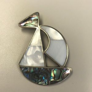 Sailboat Brooch in Abalone Mother of Pearl Alpaca Silver